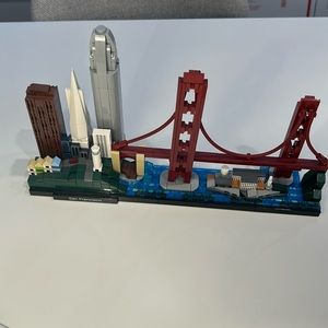 Lego architecture, San Francisco 21043. Used all pieces included.